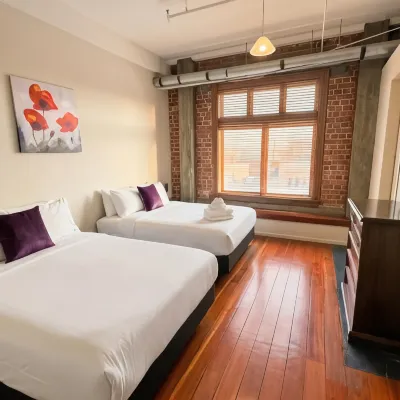 Aura Hotel Hotel dekat Tepi Pantai Petone
