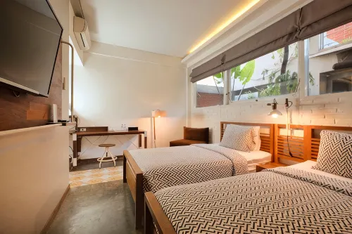 Arah Living - balcony