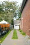 Cozy Updated Century Gem- Prime Location - Sleeps 10- Make Yourself at Home! - Bungalows