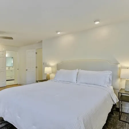 NEW! Modern Mountain 5BR Getaway, 15-40 minutes from 7 ski resorts Sleeps 12