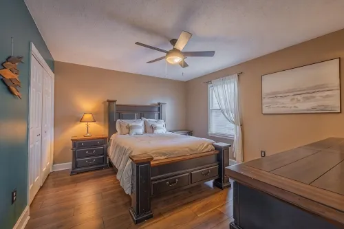 Heart of Athens! Beautiful Townhouse, 15 Minute Walk to Stadium, Downtown.