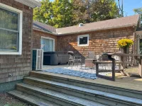 Beautiful 3 BR Cedar Ranch Home with Awesome Master and Cooks Kitchen - Wifi