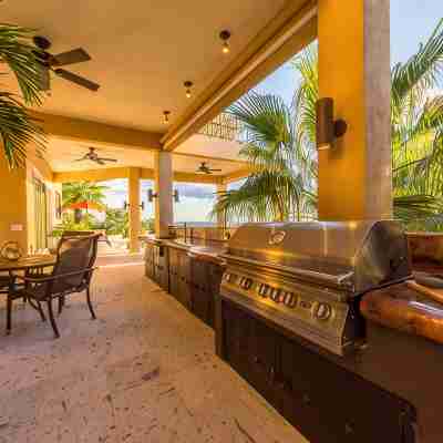 *Spectacular Ocean Views* Walk to Beach - Secure Gated Community - Sleeps 12 Dining/Meeting Rooms