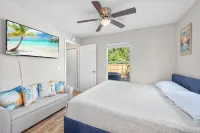 Charming 3-Bedroom Tropical Retreat with Private Salt Water Pool - 4-Star
