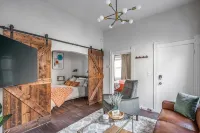 NEW! Mid-Century Modern Retreat in Little Italy near CWRU and Cleveland Clinic - Condos