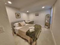 Palm Harbor Renovated 3-bedroom Hideaway! - 4 stjerner
