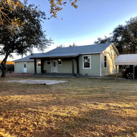 3 bd/2 ba with large yard only 2 miles from beach!