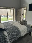 Gone Fishing cabin- family-friendly, riverfront & minutes from East Branch Lake. - Chalets
