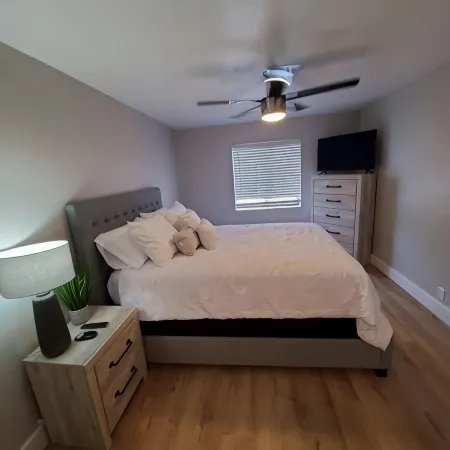 Modern Condo only Minutes from Deadwood & Sturgis! Hotels in Lead