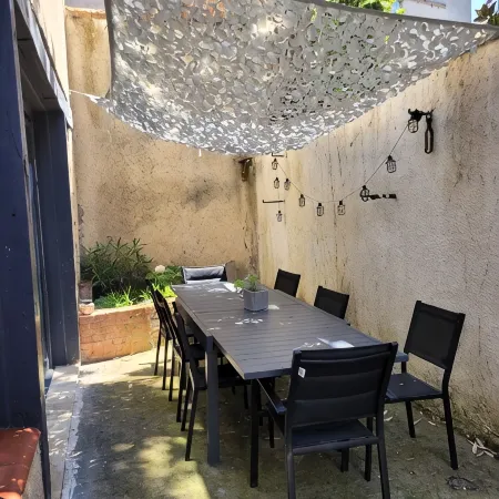 "La Maison 4" in the Heart of Town / 4 Air-Conditioned Bedrooms