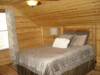 Bear Crossing - New Luxury Mountain Getaway near Luray & Skyline - 2-Star