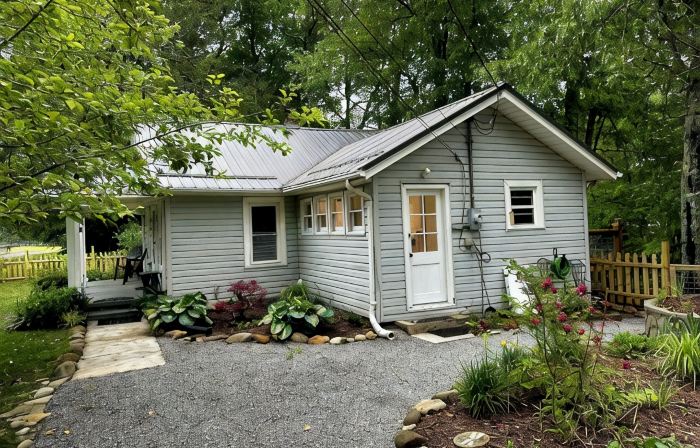 Rivers Edge Cabin, Swimming, Tubing, Fishing, Fire Pit, Grill, Wi-Fi, Relaxing!