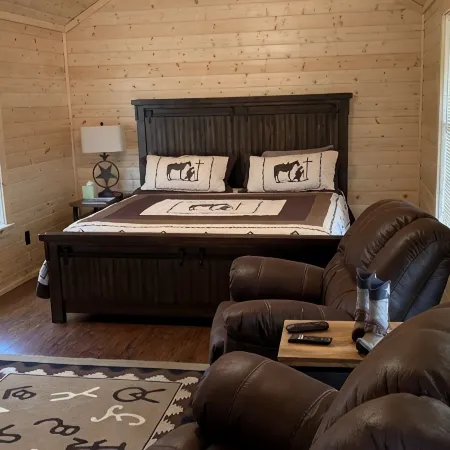 1 Bedroom Cabin w/Two Recliners Cabin 7