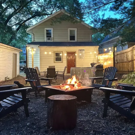 The Cow Tipper: Near Everything - SPA - Game Room - Fire Pit & Patio - Sleeps 10