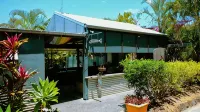 Backpackers at 1770 - Pet-friendly