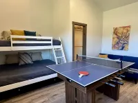 New 4Bd, 4BA, Sleeps 13, Close to Ski Lifts, Sauna, Mtn Views - Wifi