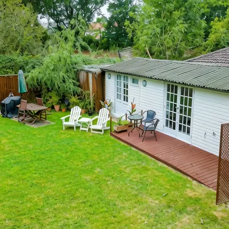 Lymington Self-Catering Garden Retreat