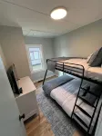Adorable beach house - 5 min walk to private beach - 3성급