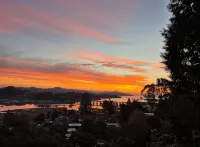 Lovely and Quiet suite with GORGEOUS VIEWS-10 min to Golden Gate Bridge - 3-Star