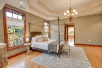 5 -Star Luxury Mountain Getaway - Grandview Lodge - Pool Opens Around April 15 - Boutique