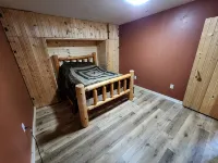Larsen Rustic Secluded Log Cabin W/Outdoor Hot Tub - Chalets