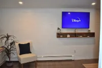 Anchors Away Inn 2 Br Apt 1 min walk to the Beach King & Queen - Wifi