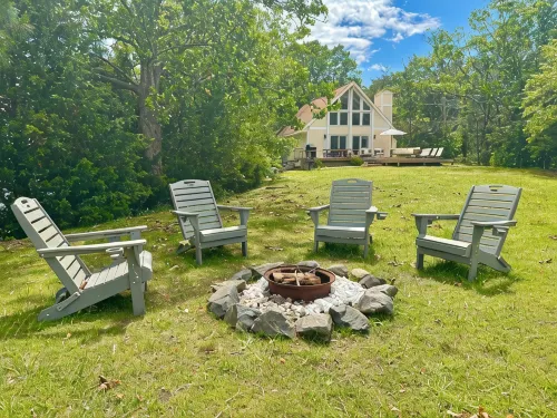 Family Friendly Waterfront Home - Private Dock, Kayaks, Fire Pit, Grill, Deck - Wifi