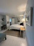 Nautical Themed - Downtown Boyne City Getaway Close to the Lake - Wi-Fi