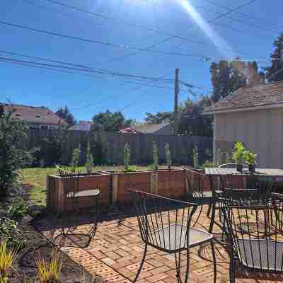 Cozy home close to historic Washburne District, Hospital, Autzen Stadium! Hotel Exterior