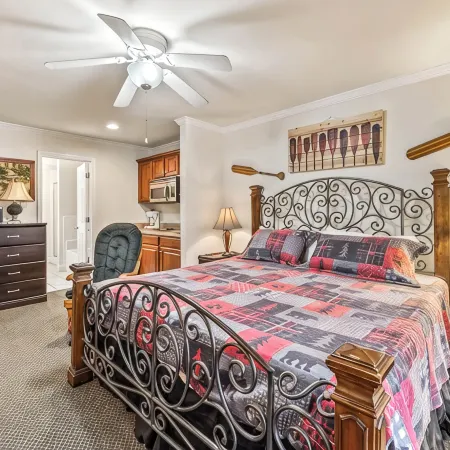 Sleeping Bear Condo - Downtown Helen, GA