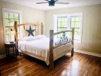 Quiet Farmhouse surrounded by 50 acres - 4-Star