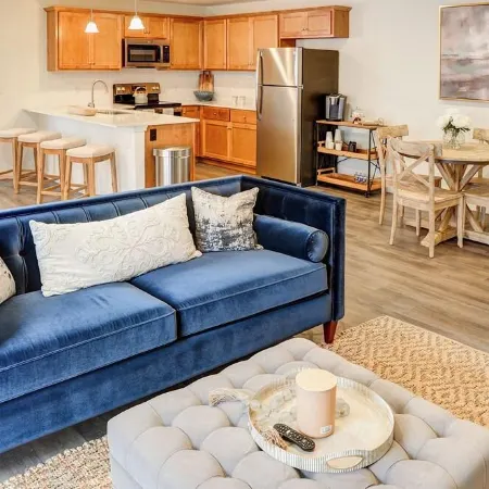Charming 2-Bed, 2-Bath Apt. in Morgantown, Pa - Cozy Getaway with Comfort!