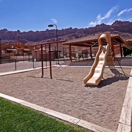 The Howling Coyote - Moab's Adventure Basecamp