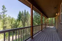 Secluded cabin on 6 acres- wood fireplace- sleeps 11 - Chalets