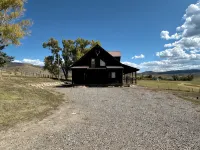 Cozy cabin in beautiful Meeker, CO-10 miles from town, perfect for OHV travelers - Alphydda