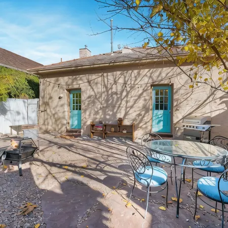 Historic Adobe Off 4th Ave, Near the U, Private Yard, Dogs OK!