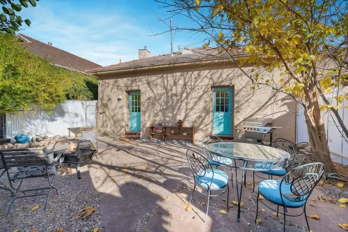 Historic Adobe Off 4th Ave, Near the U, Private Yard, Dogs OK! - Bungalows