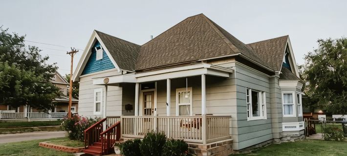 Cool, Trendy house in Dodge City! The Painted Cow Hotels in Ford County