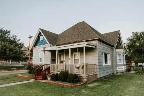 Cool, Trendy house in Dodge City! The Painted Cow - 3 stjerner