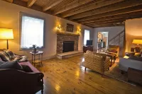 Steps away from Main Street at this centrally located house in Clayton. Ga. - 3 étoiles