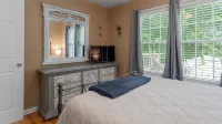 River Mist Retreat 5 minutes to Downtown Asheville - Wifi