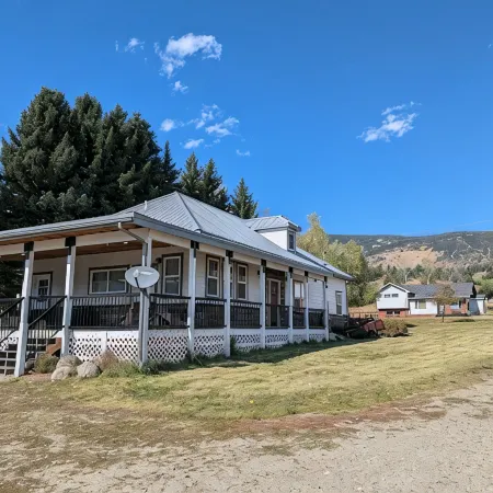 Family-Friendly Private Ranch Getaway with pond. Newly Remodeled