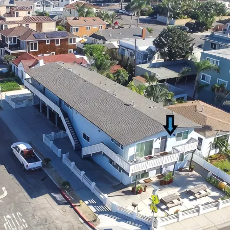 Beachside condo #B with 2bd /2 bath