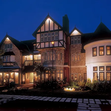 Petit Hotel & Restaurant Old Age