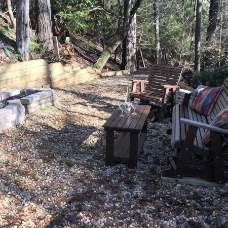 American Indian Decorated Log Cabin On Toccoa River Awaits Your Arrival!