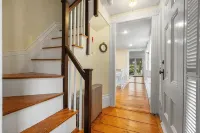 4Br Historic Home • Minutes 2 Downtown Salem • Parking - مطابخ