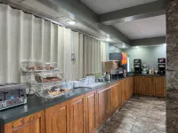梅森溫德姆速8酒店 - 早餐