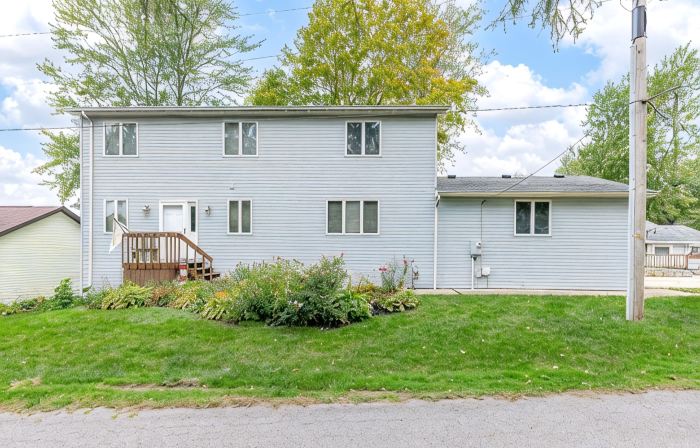 Indian Lake Waterfront Home & Boathouse - Boat Rental Available - Sleeps 16