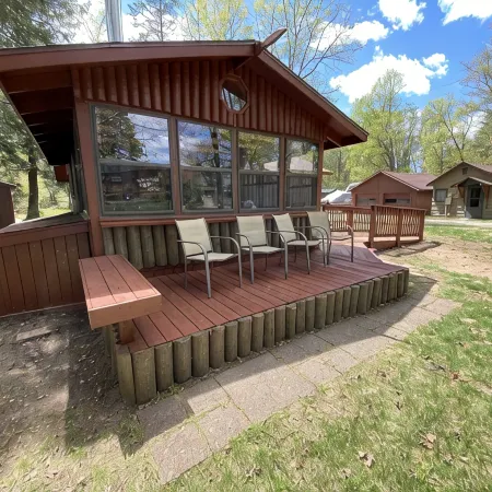La Vita e Bella -Life is Good- at this pet friendly Northwoods escape