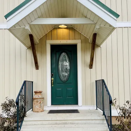 ⭐ Spacious Lake House Just Minutes From The Slopes ⭐